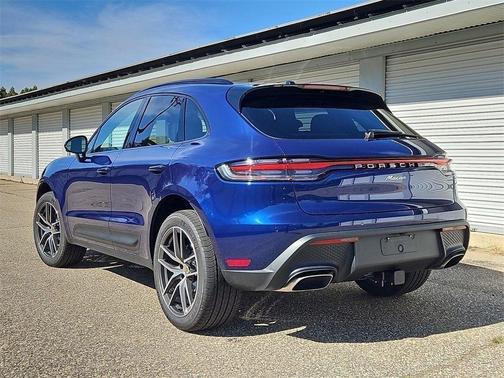 2026 Porsche Macan Base