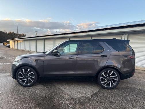 2024 Land Rover Discovery P360 Metropolitan Edition