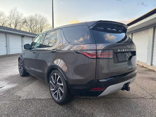 2024 Land Rover Discovery P360 Metropolitan Edition