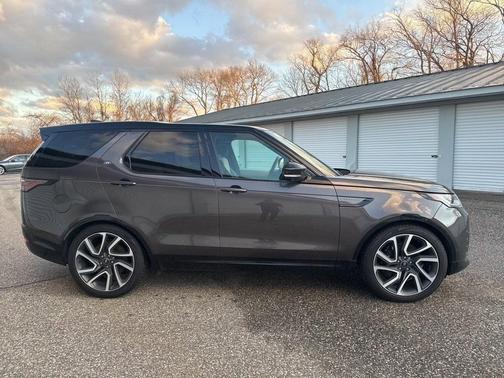 2024 Land Rover Discovery P360 Metropolitan Edition