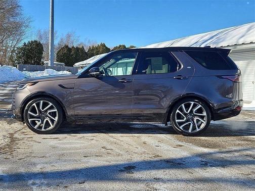 2024 Land Rover Discovery P360 Metropolitan Edition