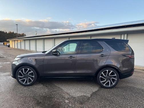 2024 Land Rover Discovery P360 Metropolitan Edition