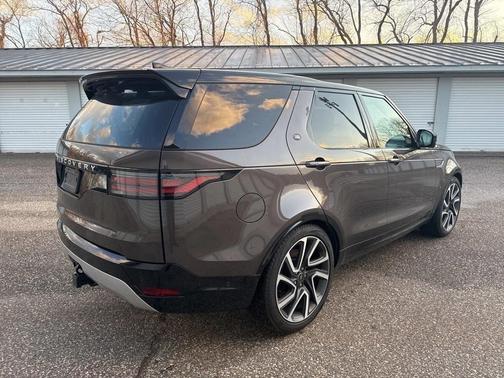 2024 Land Rover Discovery P360 Metropolitan Edition