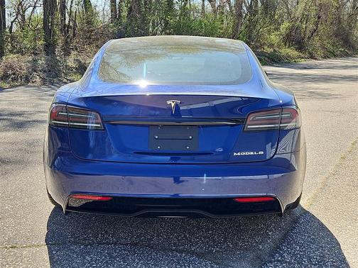 2022 Tesla Model S Base