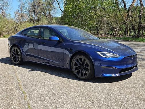 2022 Tesla Model S Base