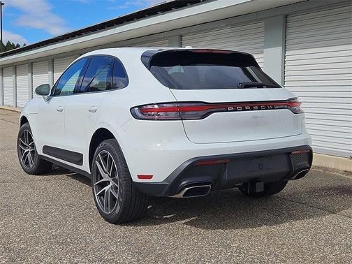 2026 Porsche Macan Base
