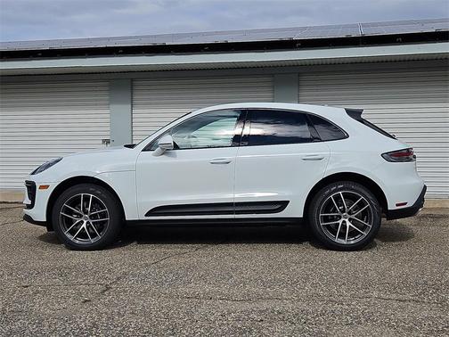 2026 Porsche Macan Base