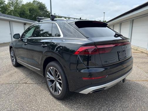 2024 Audi Q8 55 Premium