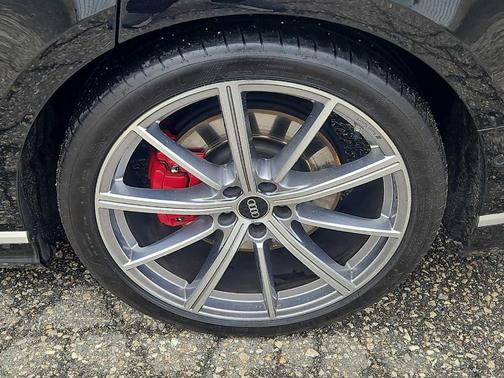 Mythos Black Metallic 2023 Audi S8 4.0T quattro