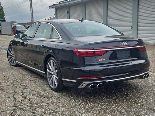 Mythos Black Metallic 2023 Audi S8 4.0T quattro