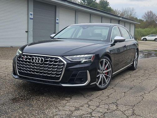Mythos Black Metallic 2023 Audi S8 4.0T quattro