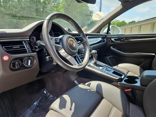 2021 Porsche Macan S
