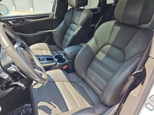 2021 Porsche Macan S
