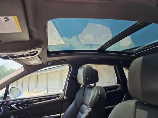 2021 Porsche Macan S