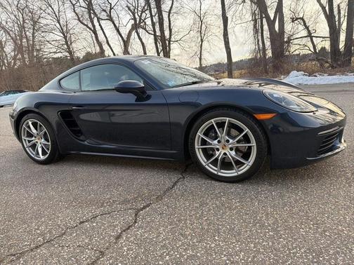 2017 Porsche 718 Cayman Base