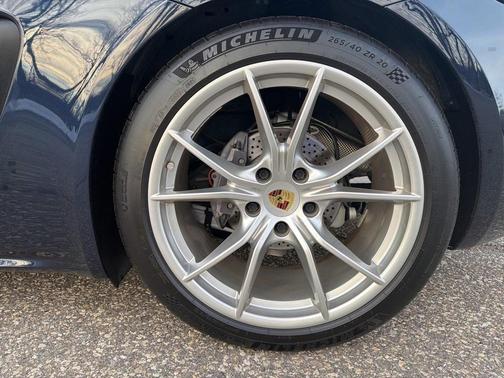 2017 Porsche 718 Cayman Base