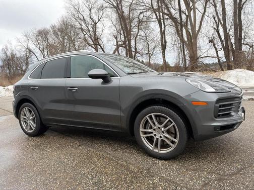 2023 Porsche Cayenne 