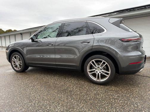 2023 Porsche Cayenne 