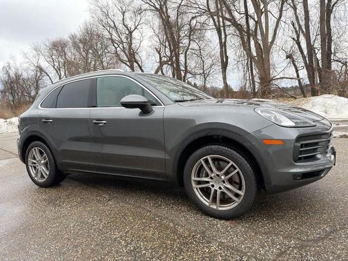 2023 Porsche Cayenne 