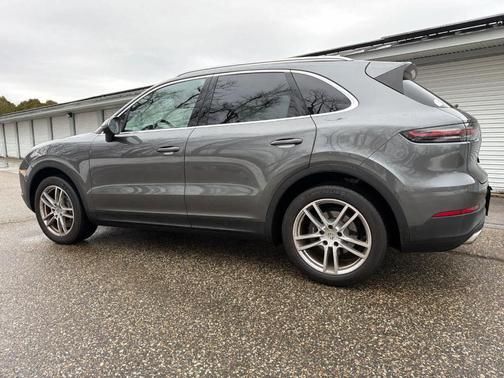 2023 Porsche Cayenne 