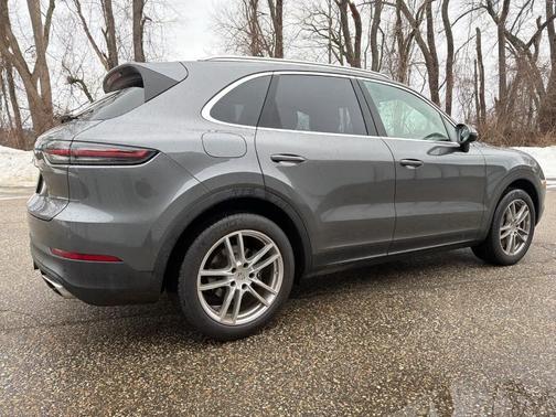 2023 Porsche Cayenne 