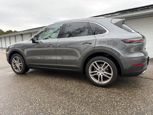 2023 Porsche Cayenne 