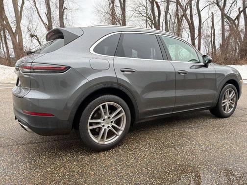 2023 Porsche Cayenne 