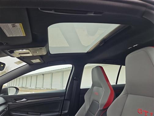 2024 Volkswagen Golf GTI 2.0T SE