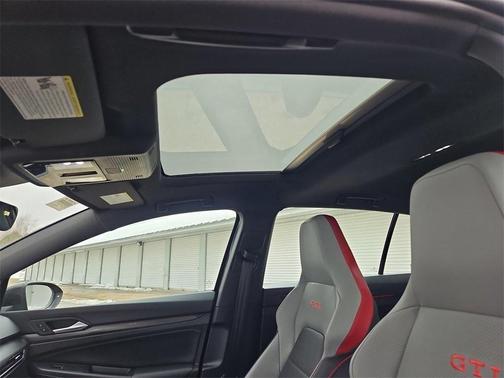 2024 Volkswagen Golf GTI 2.0T SE