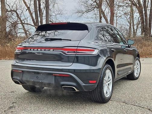 2025 Porsche Macan Base
