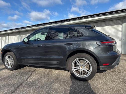 2025 Porsche Macan 