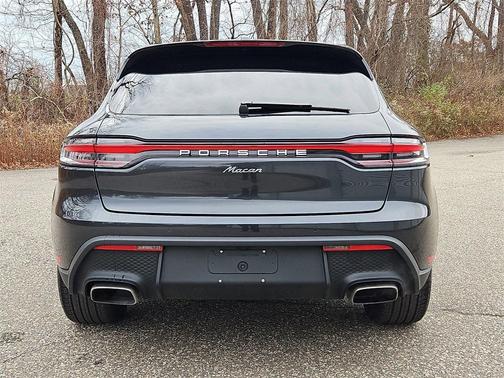 2025 Porsche Macan 