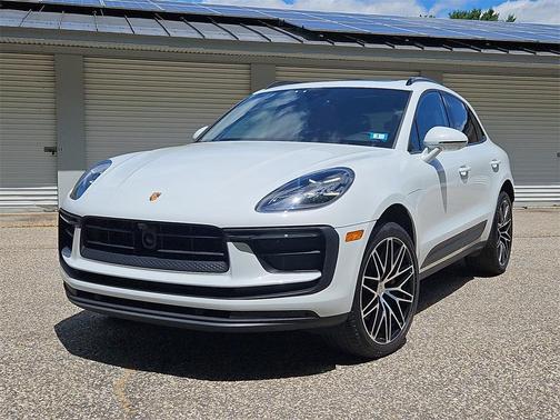 2025 Porsche Macan Base