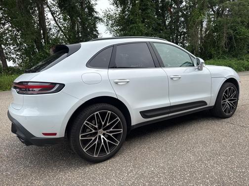 2025 Porsche Macan