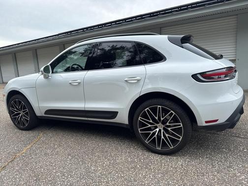 2025 Porsche Macan