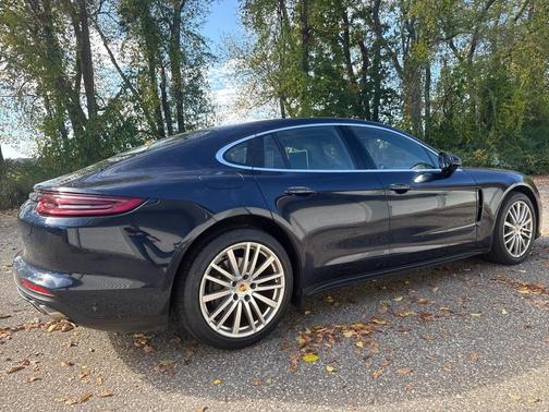 2018 Porsche Panamera 4S