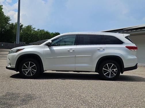 Blizzard Pearl 2018 Toyota Highlander XLE