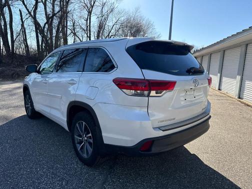 Blizzard Pearl 2018 Toyota Highlander XLE