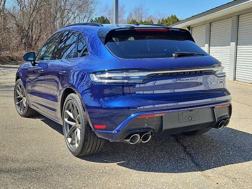 Gentian Blue Metallic 2026 Porsche Macan GTS