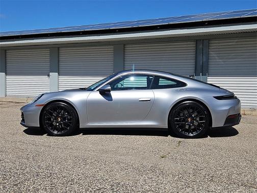 2025 Porsche 911 Carrera