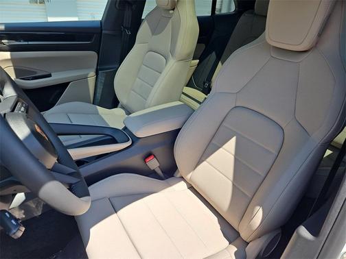 2025 Porsche Macan 4