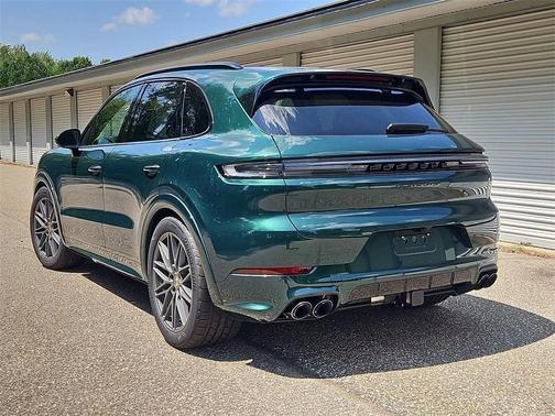 2025 Porsche Cayenne GTS