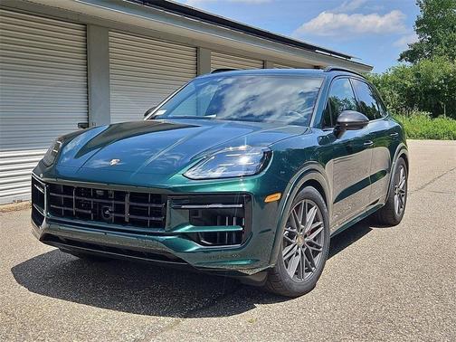 2025 Porsche Cayenne GTS
