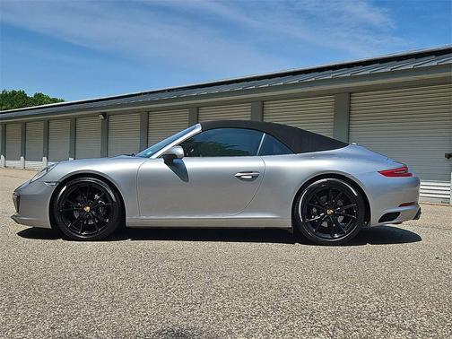 2018 Porsche 911 Carrera