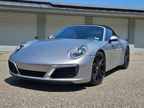 2018 Porsche 911 Carrera