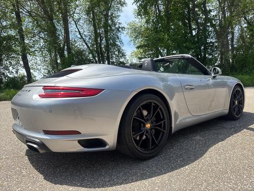 2018 Porsche 911 Carrera