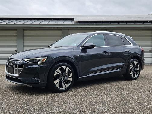 2022 Audi e-tron Premium