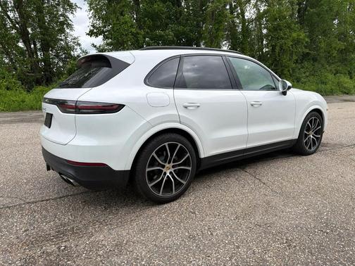 White 2023 Porsche Cayenne S