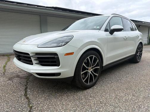 White 2023 Porsche Cayenne S