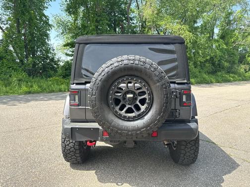 Granite Crystal Clearcoat Metallic 2022 Jeep Wrangler Unlimited Rubicon
